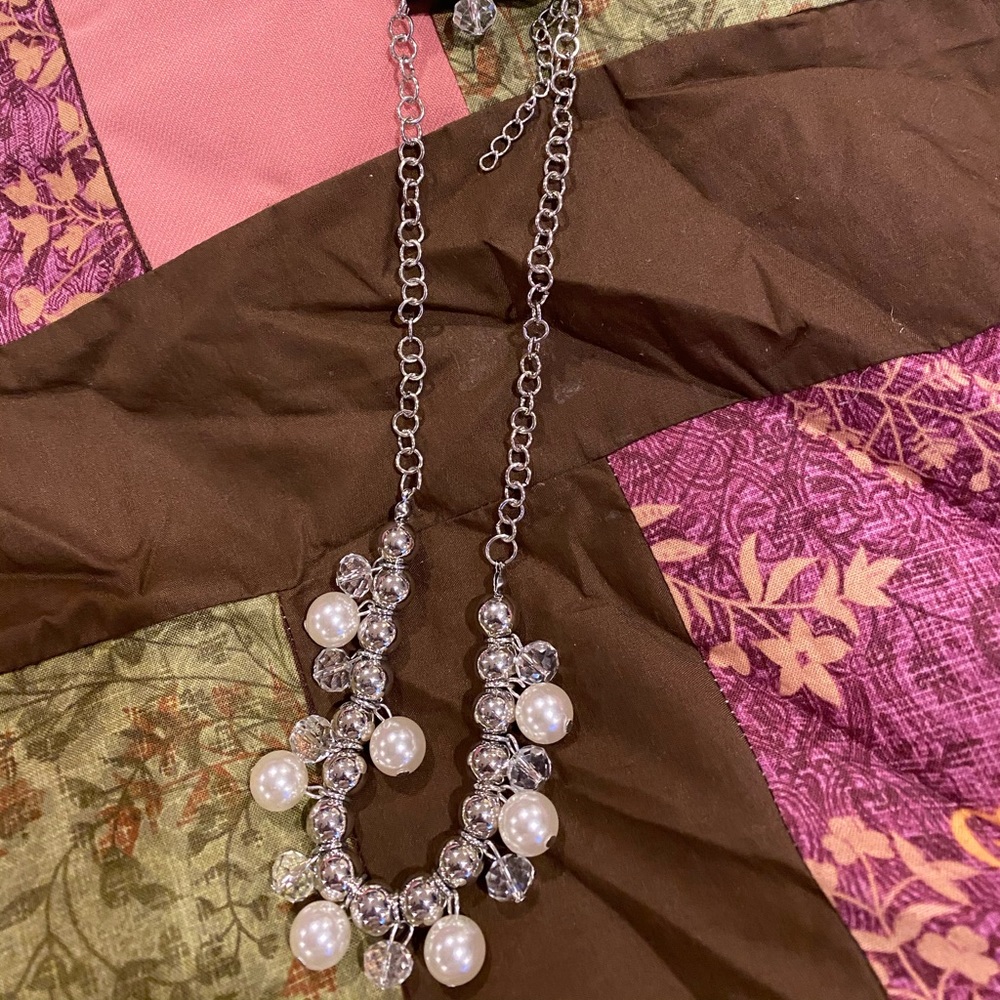 Silver tone necklace